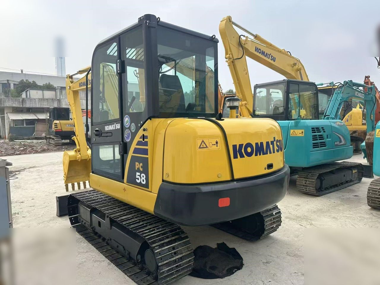 KOMATSU PC56-7 - Mini escavadeira: foto 1 KOMATSU PC56-7 - Mini escavadeira: foto 1