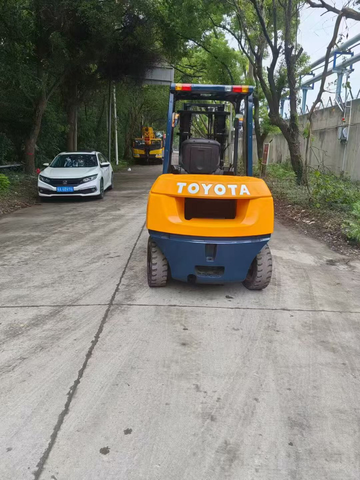 TOYATA 5-TON - Plataforma de mastro vertical: foto 4 TOYATA 5-TON - Plataforma de mastro vertical: foto 4