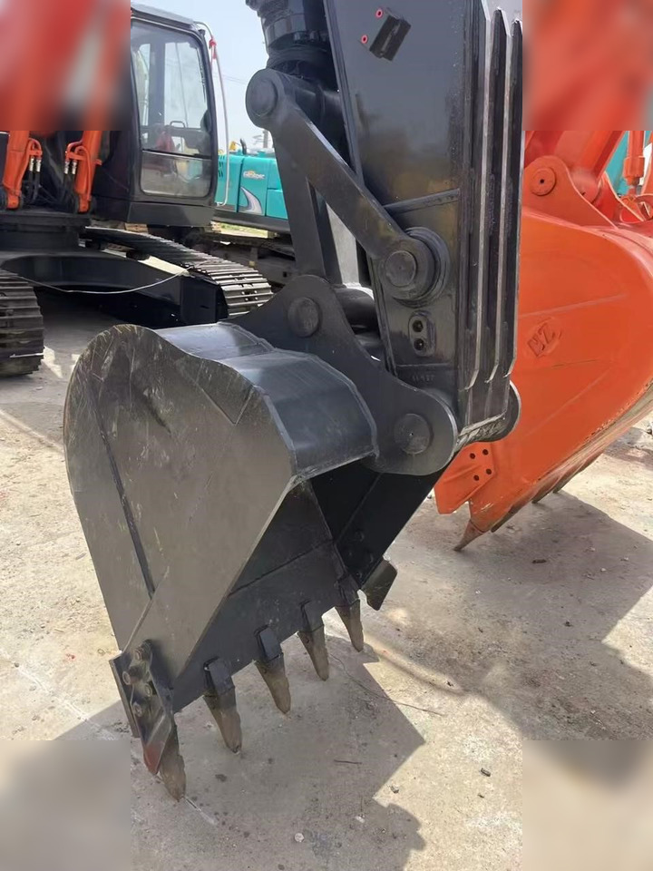 Escavadora de rastos VOLVO EC140: foto 9