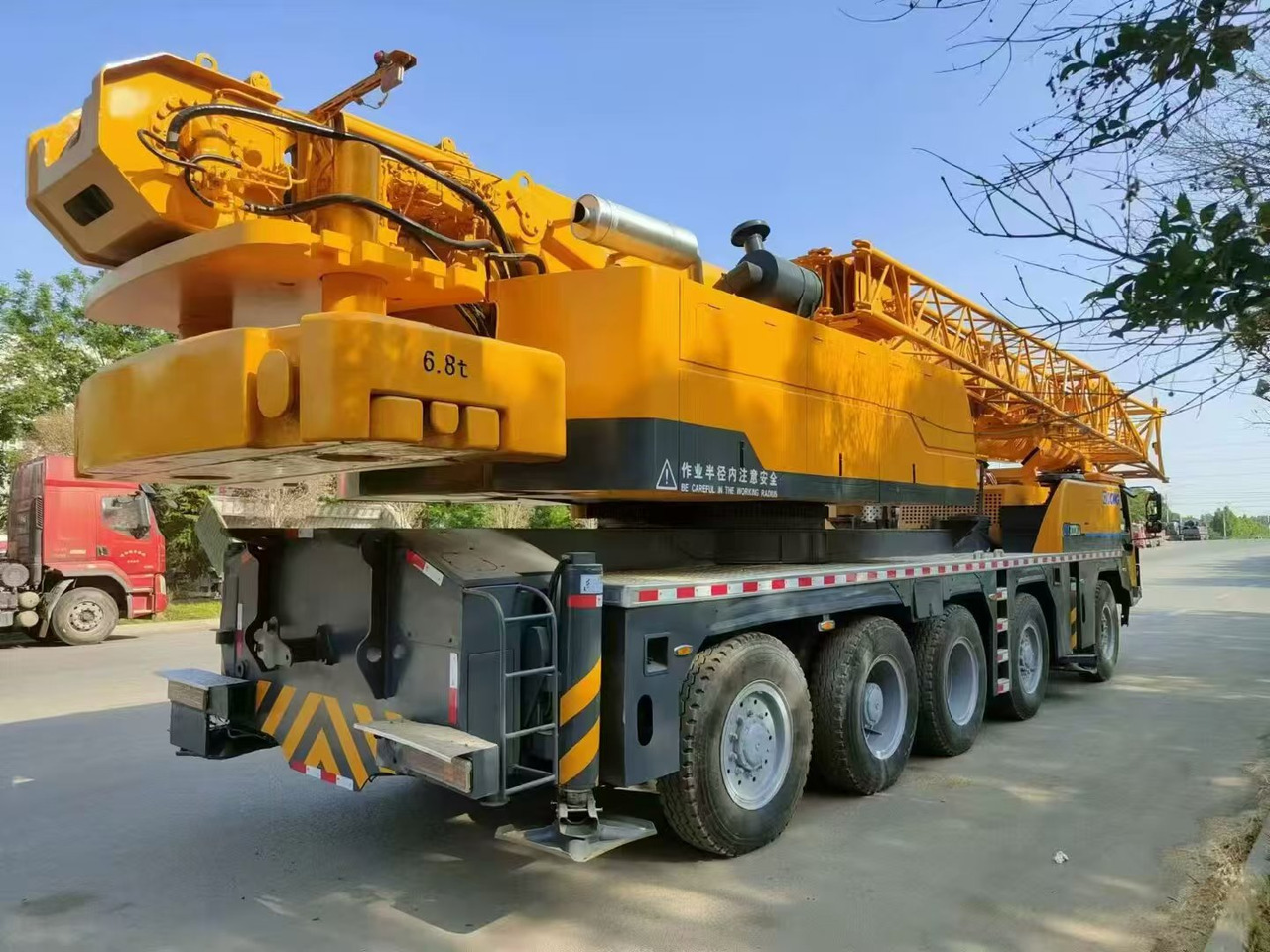 XCMG 100-ton - Guindaste móvel: foto 2 XCMG 100-ton - Guindaste móvel: foto 2