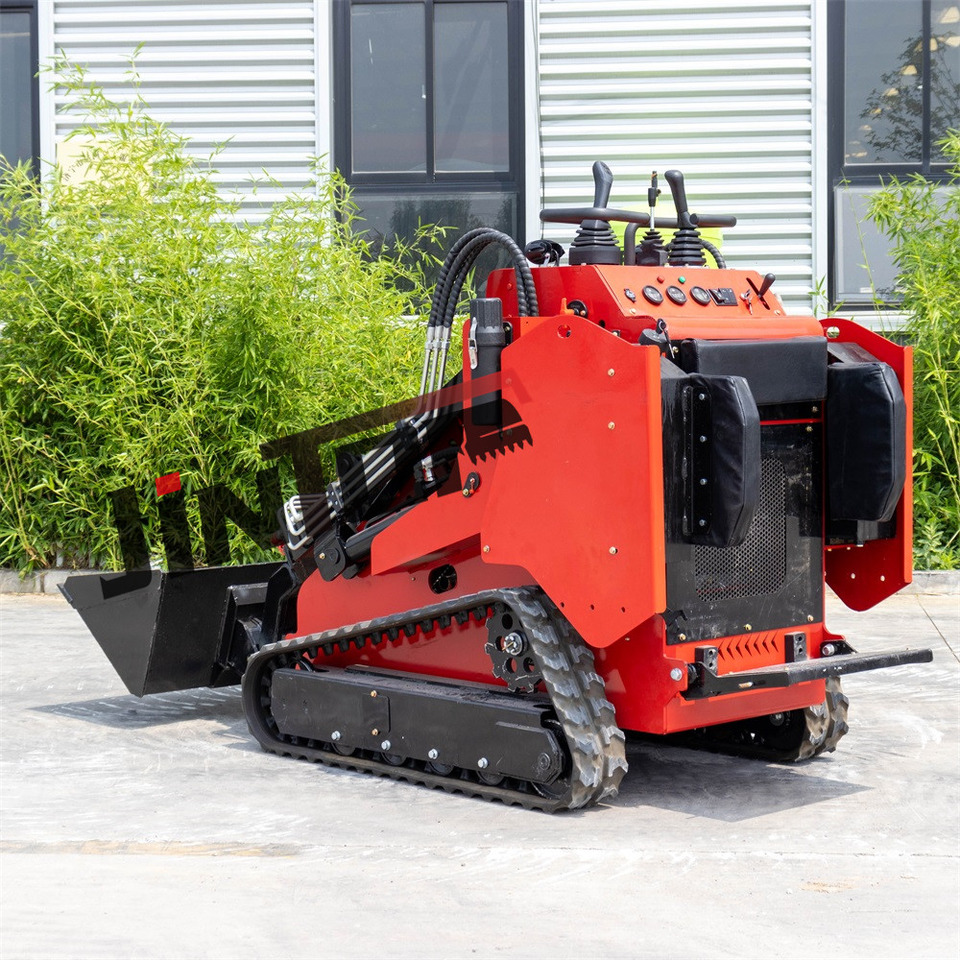 Powerful skid steer loader with different attachments - Mini carregadeira de esteiras: foto 4 Powerful skid steer loader with different attachments - Mini carregadeira de esteiras: foto 4