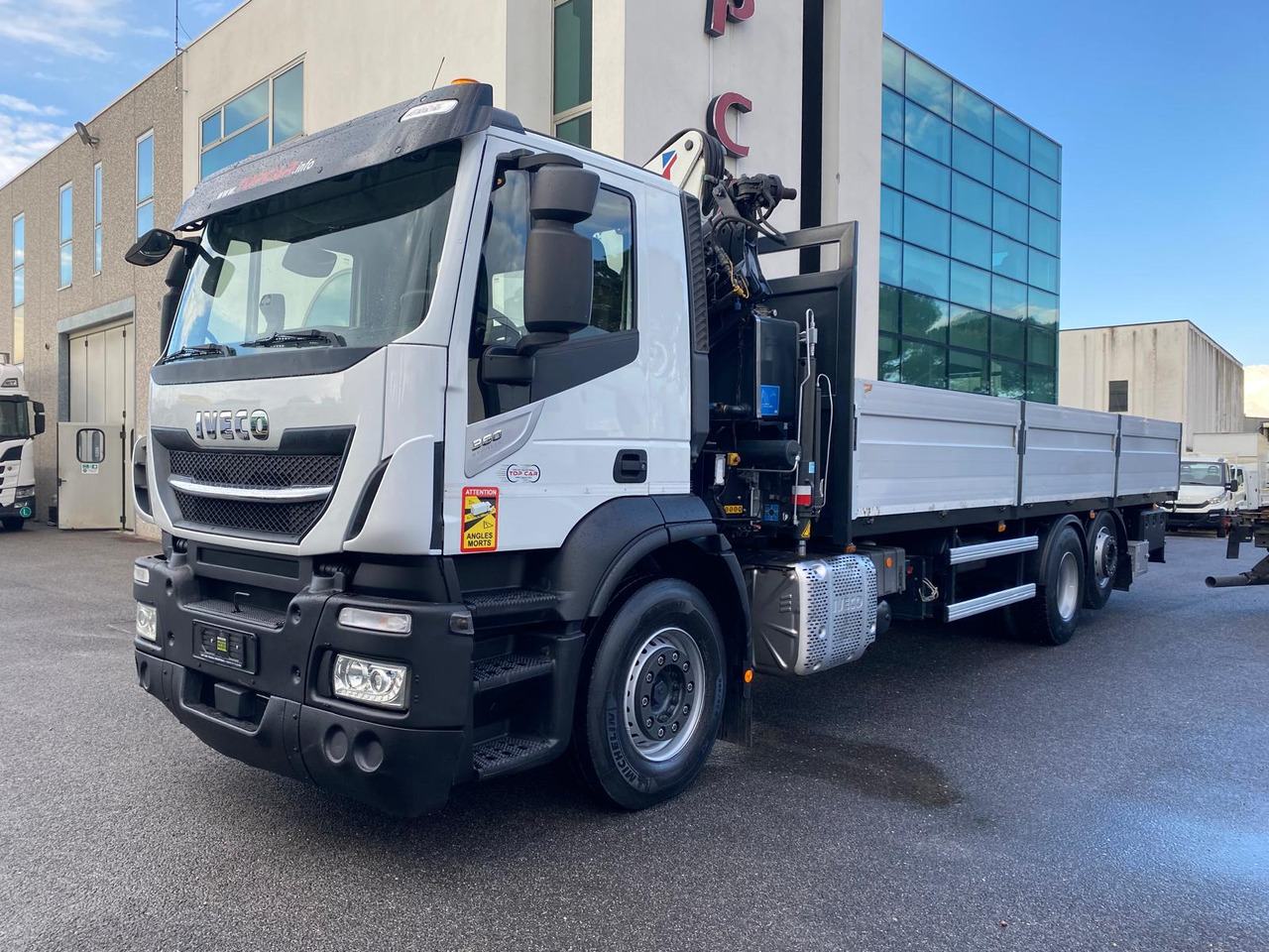 IVECO AD260S36 - Camião de caixa aberta/ Plataforma: foto 2 IVECO AD260S36 - Camião de caixa aberta/ Plataforma: foto 2