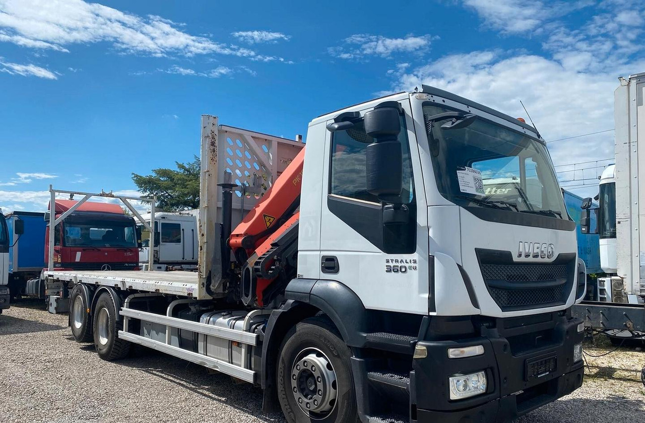 IVECO STRALIS AD260S36 CASSONE FISSO E GRU - Camião de caixa aberta/ Plataforma, Caminhão grua: foto 1 IVECO STRALIS AD260S36 CASSONE FISSO E GRU - Camião de caixa aberta/ Plataforma, Caminhão grua: foto 1