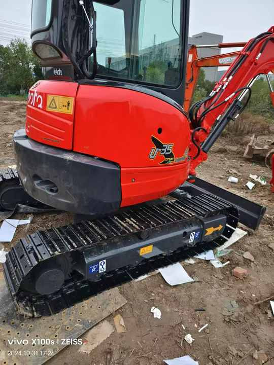 3TONS Good Quality Used Kubota U35 Hydraulic Excavator Used U25 U35 Mini Mxcavator Used Small Digger Kubota U35 - Mini escavadeira: foto 4 3TONS Good Quality Used Kubota U35 Hydraulic Excavator Used U25 U35 Mini Mxcavator Used Small Digger Kubota U35 - Mini escavadeira: foto 4