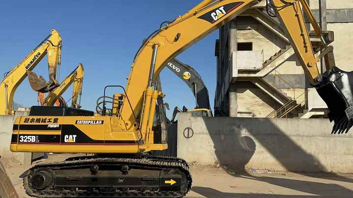 Cat325B Low Working Time CAT 320 325D 315D Excavator Caterpillar Used 25ton Cat325B Medium Size Digger - Escavadora de rastos: foto 2 Cat325B Low Working Time CAT 320 325D 315D Excavator Caterpillar Used 25ton Cat325B Medium Size Digger - Escavadora de rastos: foto 2
