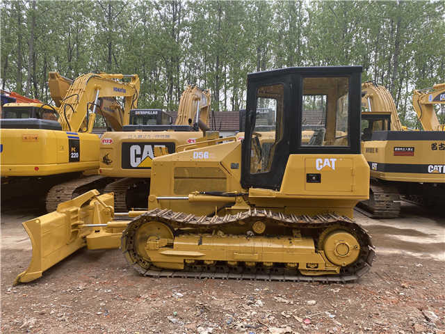 Caterpillar Used D5 Bulldozer , CAT D5g D5h D5k with Ripper , CAT D4h D5h D6h D7h - Buldôzer: foto 4 Caterpillar Used D5 Bulldozer , CAT D5g D5h D5k with Ripper , CAT D4h D5h D6h D7h - Buldôzer: foto 4