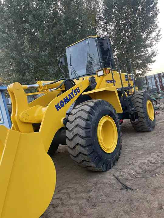 Certified Pre-Owned Komatsu WA380-3 | Heavy-Duty Loader for Mining/ Construction - Price Negotiable! - Carregadeira de rodas: foto 5 Certified Pre-Owned Komatsu WA380-3 | Heavy-Duty Loader for Mining/ Construction - Price Negotiable! - Carregadeira de rodas: foto 5