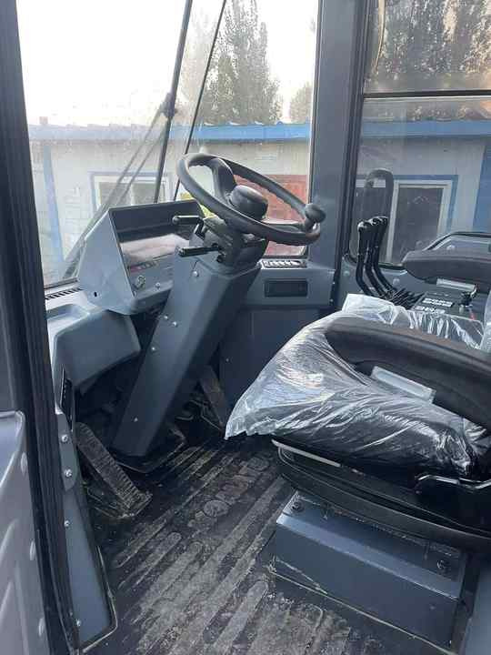 Certified Pre-Owned Komatsu WA380-3 | Heavy-Duty Loader for Mining/ Construction - Price Negotiable! - Carregadeira de rodas: foto 2 Certified Pre-Owned Komatsu WA380-3 | Heavy-Duty Loader for Mining/ Construction - Price Negotiable! - Carregadeira de rodas: foto 2