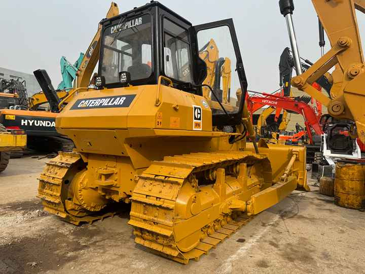 High Quality Used Caterpillar D7G2 Crawler Dozer Machinery Used Cat D5 D6g D7g D8R Bulldozer in Stock for Sale - Buldôzer: foto 3 High Quality Used Caterpillar D7G2 Crawler Dozer Machinery Used Cat D5 D6g D7g D8R Bulldozer in Stock for Sale - Buldôzer: foto 3