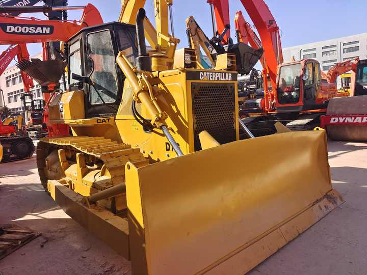 High Quality Used Caterpillar D7G2 Crawler Dozer Machinery Used Cat D5 D6g D7g D8R Bulldozer in Stock for Sale - Buldôzer: foto 2 High Quality Used Caterpillar D7G2 Crawler Dozer Machinery Used Cat D5 D6g D7g D8R Bulldozer in Stock for Sale - Buldôzer: foto 2