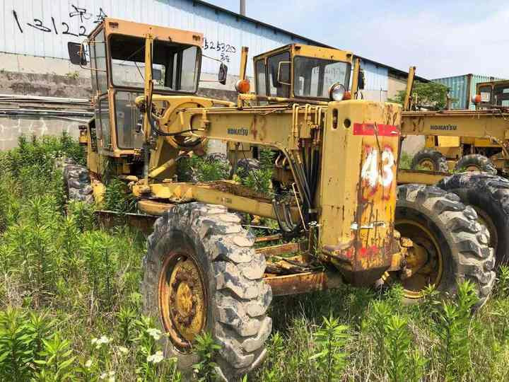 Japan Komatsu GD511 Motor Grader Cheap Price Komatsu Road Grader GD511 Good Condition in China - Motoniveladora: foto 3 Japan Komatsu GD511 Motor Grader Cheap Price Komatsu Road Grader GD511 Good Condition in China - Motoniveladora: foto 3