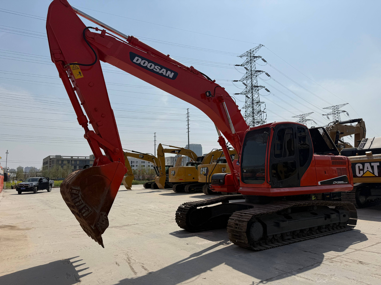 DOOSAN Used Digger Doosan DX225LC-9T Construction Machinery Construction Digger Used Doosan DX225LC-9T Cheap Excavator - Máquina de construção: foto 2 DOOSAN Used Digger Doosan DX225LC-9T Construction Machinery Construction Digger Used Doosan DX225LC-9T Cheap Excavator - Máquina de construção: foto 2