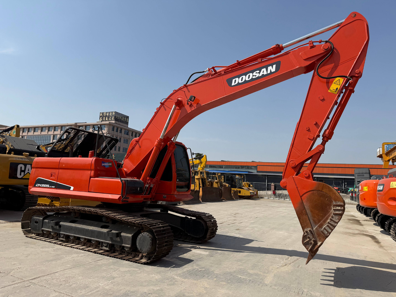 DOOSAN Used Digger Doosan DX225LC-9T Construction Machinery Construction Digger Used Doosan DX225LC-9T Cheap Excavator - Máquina de construção: foto 1 DOOSAN Used Digger Doosan DX225LC-9T Construction Machinery Construction Digger Used Doosan DX225LC-9T Cheap Excavator - Máquina de construção: foto 1