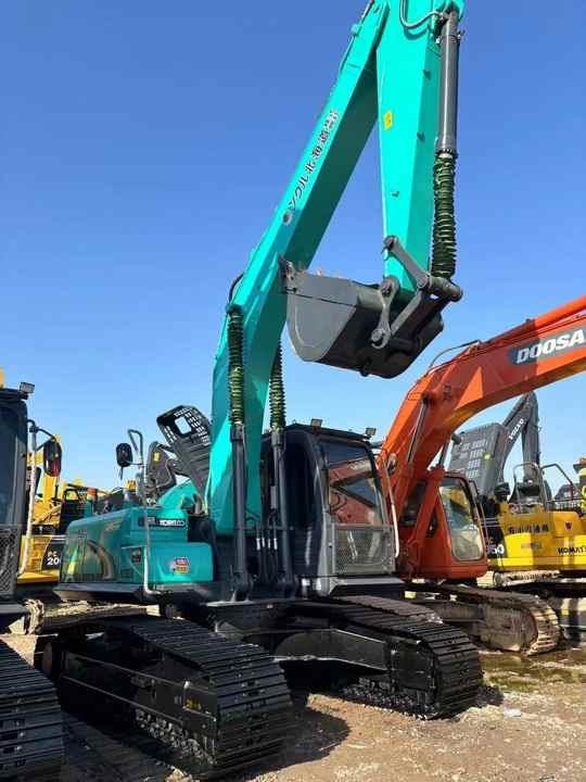 New Arrival Kobelco Sk200D 20tons Crawler Excavator for Sale 90% Brand New Kobelco Sk140 200 350 Digger in Stock - Escavadora de rastos: foto 2 New Arrival Kobelco Sk200D 20tons Crawler Excavator for Sale 90% Brand New Kobelco Sk140 200 350 Digger in Stock - Escavadora de rastos: foto 2