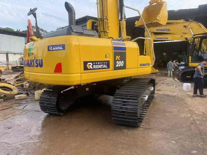 PC200-8 Low Working Hour Second Hand 20 Ton Excavator Komatsu Pc200-8 Crawler Excavator Used Komatsu Excavator PC200-8N1 - Escavadeira: foto 3 PC200-8 Low Working Hour Second Hand 20 Ton Excavator Komatsu Pc200-8 Crawler Excavator Used Komatsu Excavator PC200-8N1 - Escavadeira: foto 3