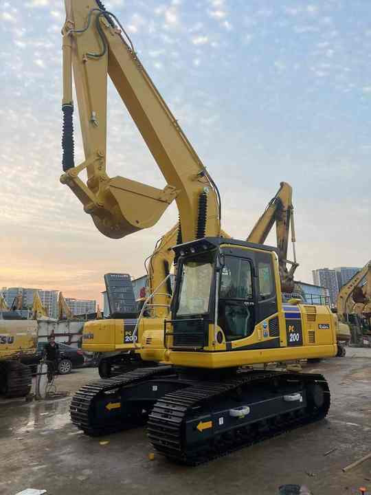 PC200-8 Low Working Hour Second Hand 20 Ton Excavator Komatsu Pc200-8 Crawler Excavator Used Komatsu Excavator PC200-8N1 - Escavadeira: foto 2 PC200-8 Low Working Hour Second Hand 20 Ton Excavator Komatsu Pc200-8 Crawler Excavator Used Komatsu Excavator PC200-8N1 - Escavadeira: foto 2