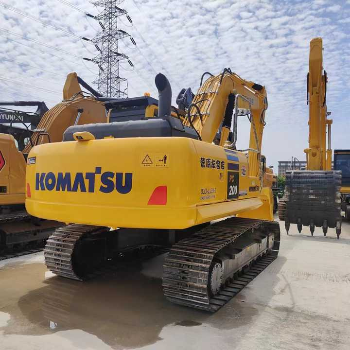 PC200-8 Low Working Hour Second Hand 20 Ton Excavator Komatsu Pc200-8 Crawler Excavator Used Komatsu Excavator PC200-8N1 - Escavadeira: foto 1 PC200-8 Low Working Hour Second Hand 20 Ton Excavator Komatsu Pc200-8 Crawler Excavator Used Komatsu Excavator PC200-8N1 - Escavadeira: foto 1