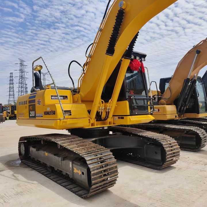 PC200-8 Low Working Hour Second Hand 20 Ton Excavator Komatsu Pc200-8 Crawler Excavator Used Komatsu Excavator PC200-8N1 - Escavadeira: foto 3 PC200-8 Low Working Hour Second Hand 20 Ton Excavator Komatsu Pc200-8 Crawler Excavator Used Komatsu Excavator PC200-8N1 - Escavadeira: foto 3