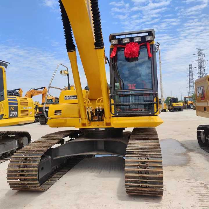 PC200-8 Low Working Hour Second Hand 20 Ton Excavator Komatsu Pc200-8 Crawler Excavator Used Komatsu Excavator PC200-8N1 - Escavadeira: foto 2 PC200-8 Low Working Hour Second Hand 20 Ton Excavator Komatsu Pc200-8 Crawler Excavator Used Komatsu Excavator PC200-8N1 - Escavadeira: foto 2