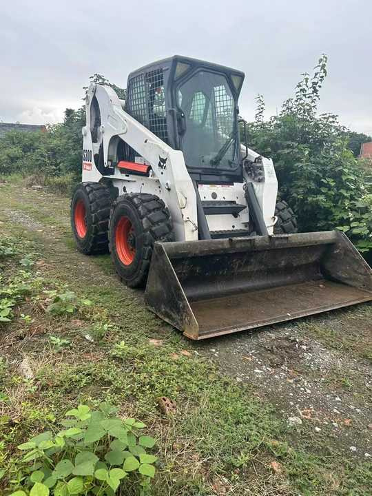 Second Hand BOBCAT S300 Skid-steer Loader with Very Good Performance Is for Sale at a Low Price - Mini carregadeira: foto 2 Second Hand BOBCAT S300 Skid-steer Loader with Very Good Performance Is for Sale at a Low Price - Mini carregadeira: foto 2