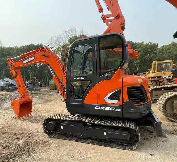 Second Hand Doosan Dx-60 Excavator for Sale - Escavadora de rastos: foto 3 Second Hand Doosan Dx-60 Excavator for Sale - Escavadora de rastos: foto 3