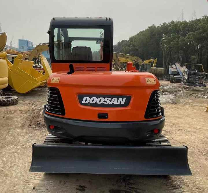 Second Hand Doosan Dx-60 Excavator for Sale - Escavadora de rastos: foto 5 Second Hand Doosan Dx-60 Excavator for Sale - Escavadora de rastos: foto 5