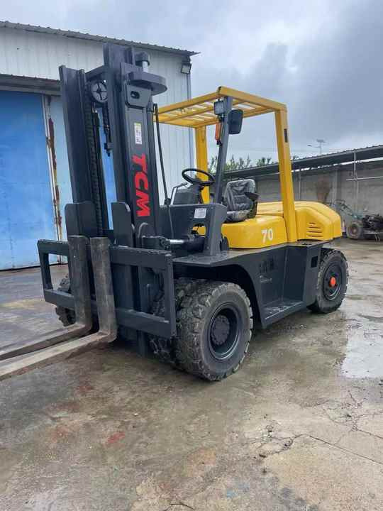 Seconh Hand Original tcm 7tons Forklift in High Quality on Hot Sale Used Building Construction Equipment for Sale - Empilhadeira: foto 2 Seconh Hand Original tcm 7tons Forklift in High Quality on Hot Sale Used Building Construction Equipment for Sale - Empilhadeira: foto 2