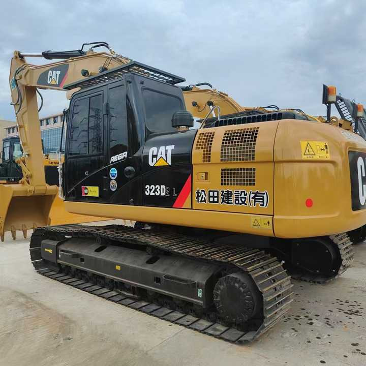 Used CATPILLAR 323D2L 23T Second Hand JAPAN Original Large Excavator Mining Construction Excavators Hot Sale 320 325 329 20T - Escavadora de rastos: foto 1 Used CATPILLAR 323D2L 23T Second Hand JAPAN Original Large Excavator Mining Construction Excavators Hot Sale 320 325 329 20T - Escavadora de rastos: foto 1