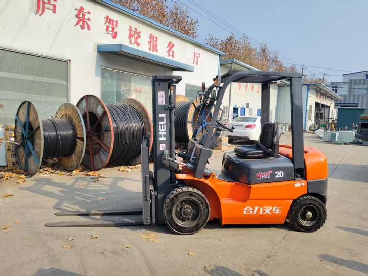 Used China Famous Brand HeLi Brand 2t Forklift for Sale HeLi Brand 2t 3t 5t 7t 10t Forklift Can Provide for You Best Price - Empilhadeira: foto 2 Used China Famous Brand HeLi Brand 2t Forklift for Sale HeLi Brand 2t 3t 5t 7t 10t Forklift Can Provide for You Best Price - Empilhadeira: foto 2