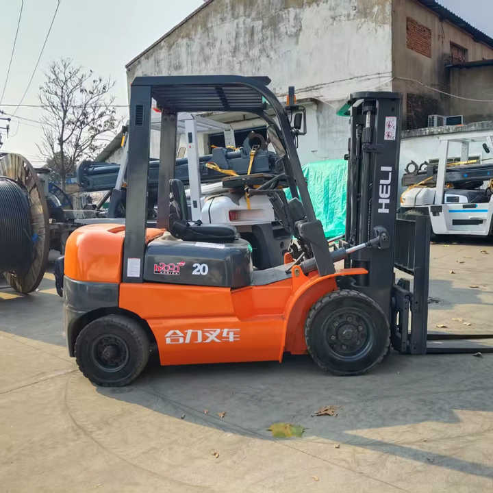 Used China Famous Brand HeLi Brand 2t Forklift for Sale HeLi Brand 2t 3t 5t 7t 10t Forklift Can Provide for You Best Price - Empilhadeira: foto 1 Used China Famous Brand HeLi Brand 2t Forklift for Sale HeLi Brand 2t 3t 5t 7t 10t Forklift Can Provide for You Best Price - Empilhadeira: foto 1