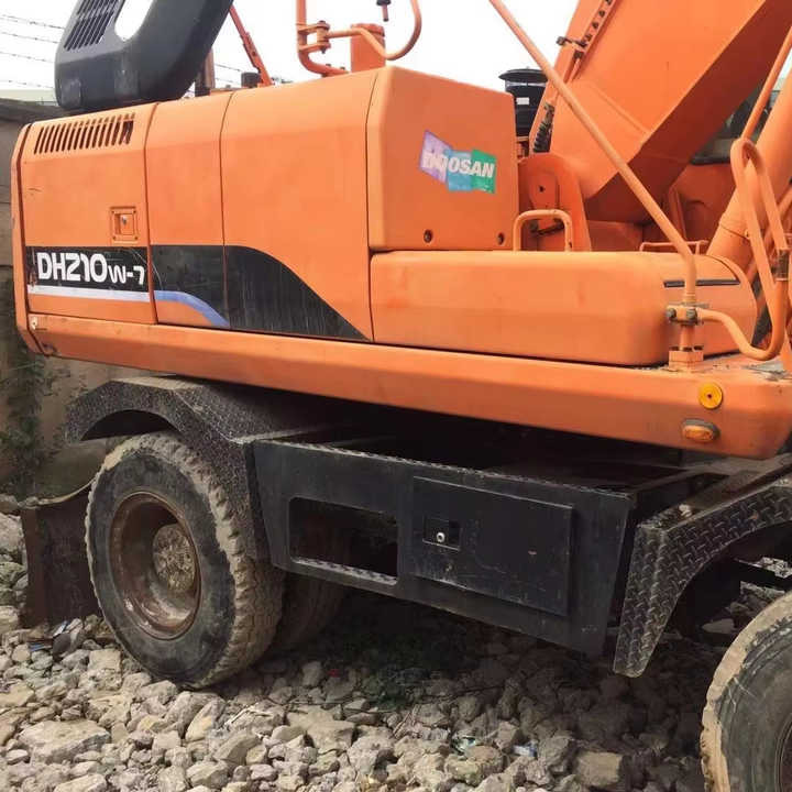 Used Digger Doosan Dh210w-7 Construction Machinery Construction Digger Used Doosan Dh210w-7 Cheap Excavator - Escavadeira de rodas: foto 2 Used Digger Doosan Dh210w-7 Construction Machinery Construction Digger Used Doosan Dh210w-7 Cheap Excavator - Escavadeira de rodas: foto 2