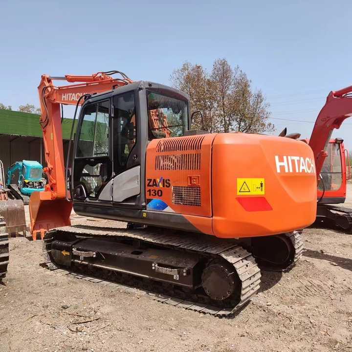 Used Hitachi ZX130 Excavator Japan Made Hitachi Used Excavator Zx120 Zx130 for Sale - Escavadora de rastos: foto 1 Used Hitachi ZX130 Excavator Japan Made Hitachi Used Excavator Zx120 Zx130 for Sale - Escavadora de rastos: foto 1