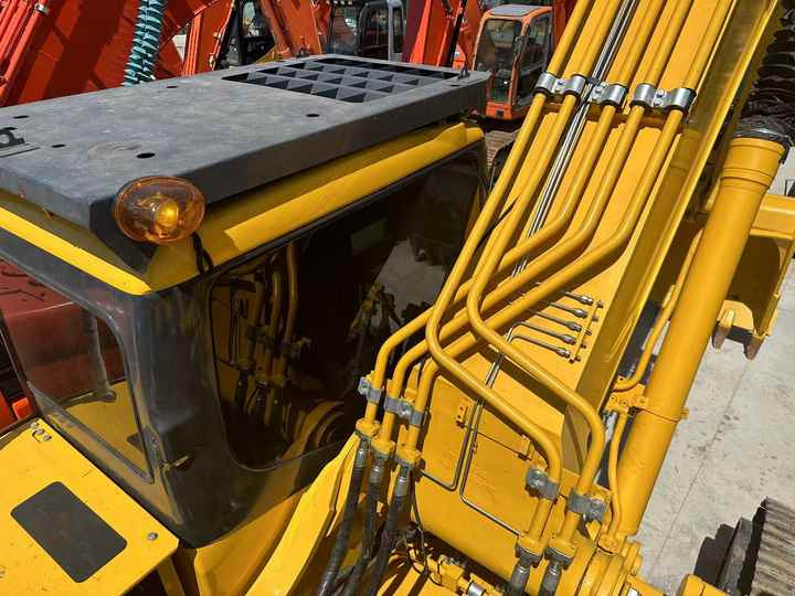 Used Japan Brand komatsu Pc350-7 with High Quality Used Engineering & Construction Machinery - Escavadora de rastos: foto 5 Used Japan Brand komatsu Pc350-7 with High Quality Used Engineering & Construction Machinery - Escavadora de rastos: foto 5