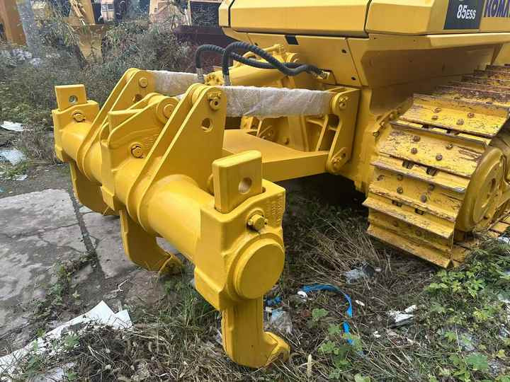 Used Japan Komatsu D85ESS Dozer with Ripper Komatsu D85 Crawler Bulldozer with Excellent Performance Low Price for Sale - Buldôzer: foto 4 Used Japan Komatsu D85ESS Dozer with Ripper Komatsu D85 Crawler Bulldozer with Excellent Performance Low Price for Sale - Buldôzer: foto 4