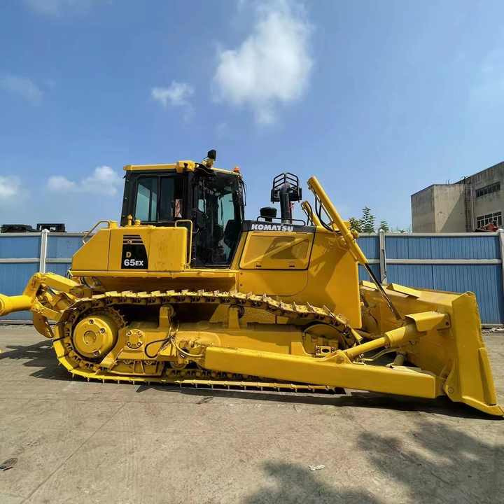 Used Komatsu Bulldozer D65ex Strong Power Komatsu D65ex Track Dozer for Sale - Buldôzer: foto 3 Used Komatsu Bulldozer D65ex Strong Power Komatsu D65ex Track Dozer for Sale - Buldôzer: foto 3