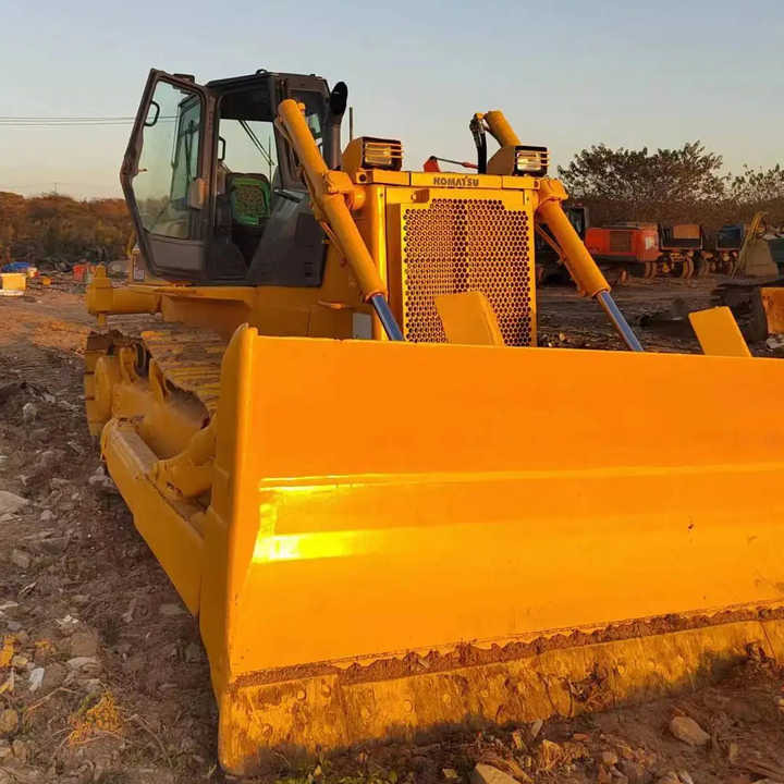 Used Komatsu Bulldozer D85 Strong Power Komatsu D85 Track Dozer for Sale - Buldôzer: foto 3 Used Komatsu Bulldozer D85 Strong Power Komatsu D85 Track Dozer for Sale - Buldôzer: foto 3