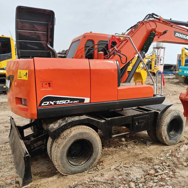 Used Original Doosan Dx150w-9 Wheel Excavator for Sale - Escavadeira de rodas: foto 3 Used Original Doosan Dx150w-9 Wheel Excavator for Sale - Escavadeira de rodas: foto 3