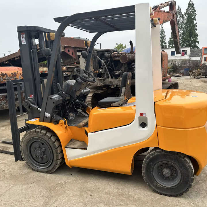 Used Original TCM 3tons Forklift for Sale tcm 3 6 7 5tons Forklift Building\Agriculture\Construction - Empilhadeira: foto 1 Used Original TCM 3tons Forklift for Sale tcm 3 6 7 5tons Forklift Building\Agriculture\Construction - Empilhadeira: foto 1