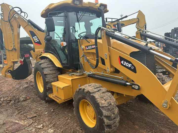 Used Wheel Loader CAT420F Caterpillar 420F Mini Construction Machinery Mini Wheel Skid Steer Loader in Stock - Retroescavadeira: foto 2 Used Wheel Loader CAT420F Caterpillar 420F Mini Construction Machinery Mini Wheel Skid Steer Loader in Stock - Retroescavadeira: foto 2