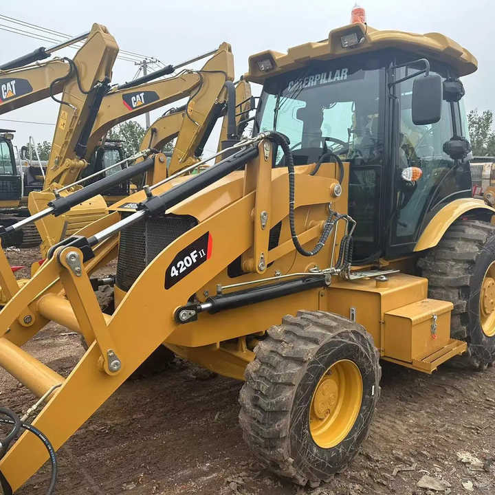 Used Wheel Loader CAT420F Caterpillar 420F Mini Construction Machinery Mini Wheel Skid Steer Loader in Stock - Retroescavadeira: foto 1 Used Wheel Loader CAT420F Caterpillar 420F Mini Construction Machinery Mini Wheel Skid Steer Loader in Stock - Retroescavadeira: foto 1