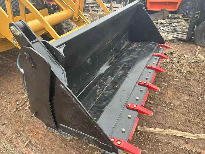 Used Wheel Loader CAT420F Caterpillar 420F Mini Construction Machinery Mini Wheel Skid Steer Loader in Stock - Retroescavadeira: foto 5 Used Wheel Loader CAT420F Caterpillar 420F Mini Construction Machinery Mini Wheel Skid Steer Loader in Stock - Retroescavadeira: foto 5