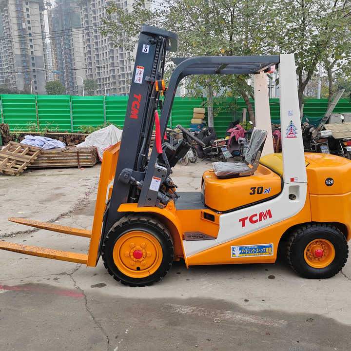 Very Cheap Price 3 Tonne TCM Forklift Run Performance TCM30 Forklift for Sale - Empilhadeira: foto 1 Very Cheap Price 3 Tonne TCM Forklift Run Performance TCM30 Forklift for Sale - Empilhadeira: foto 1
