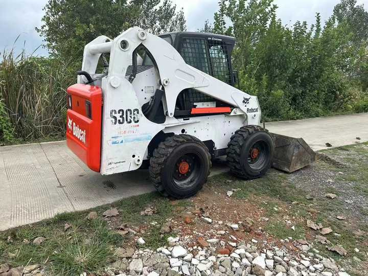 Very Good Machine Used Skid Wheel Loader Bobcat S300 for Sale - Mini carregadeira: foto 2 Very Good Machine Used Skid Wheel Loader Bobcat S300 for Sale - Mini carregadeira: foto 2