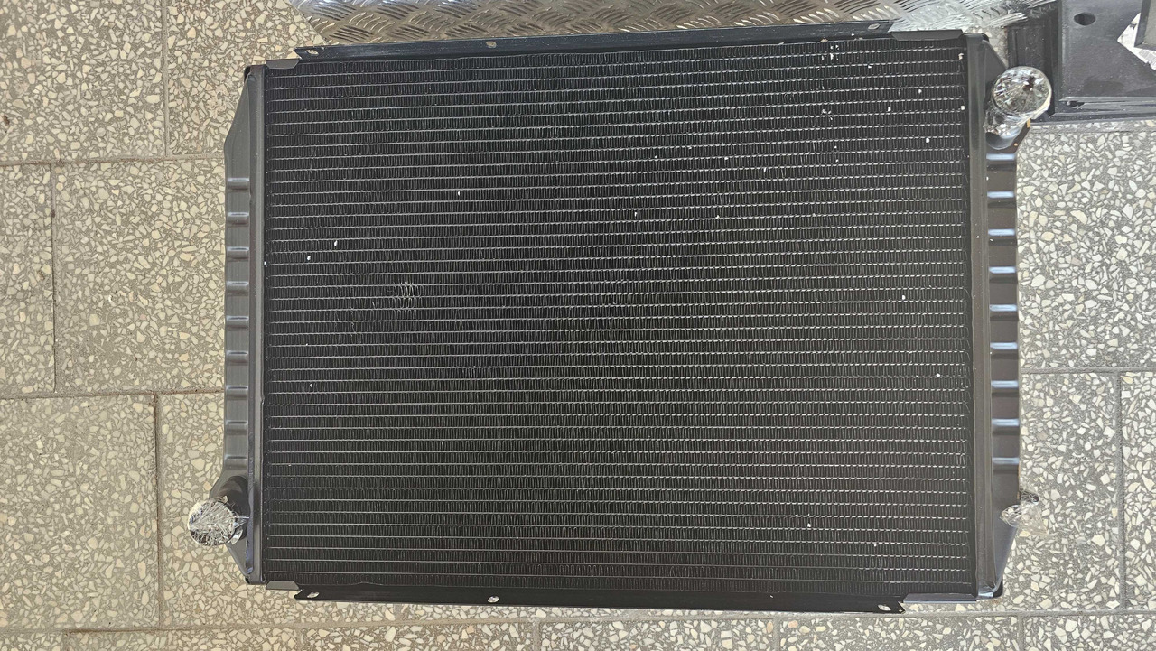 Chłodnica wody Deutz-Fahr Agrotron 0442_4089 0443_2581 - Radiador de Máquina agrícola: foto 1 Chłodnica wody Deutz-Fahr Agrotron 0442_4089 0443_2581 - Radiador de Máquina agrícola: foto 1