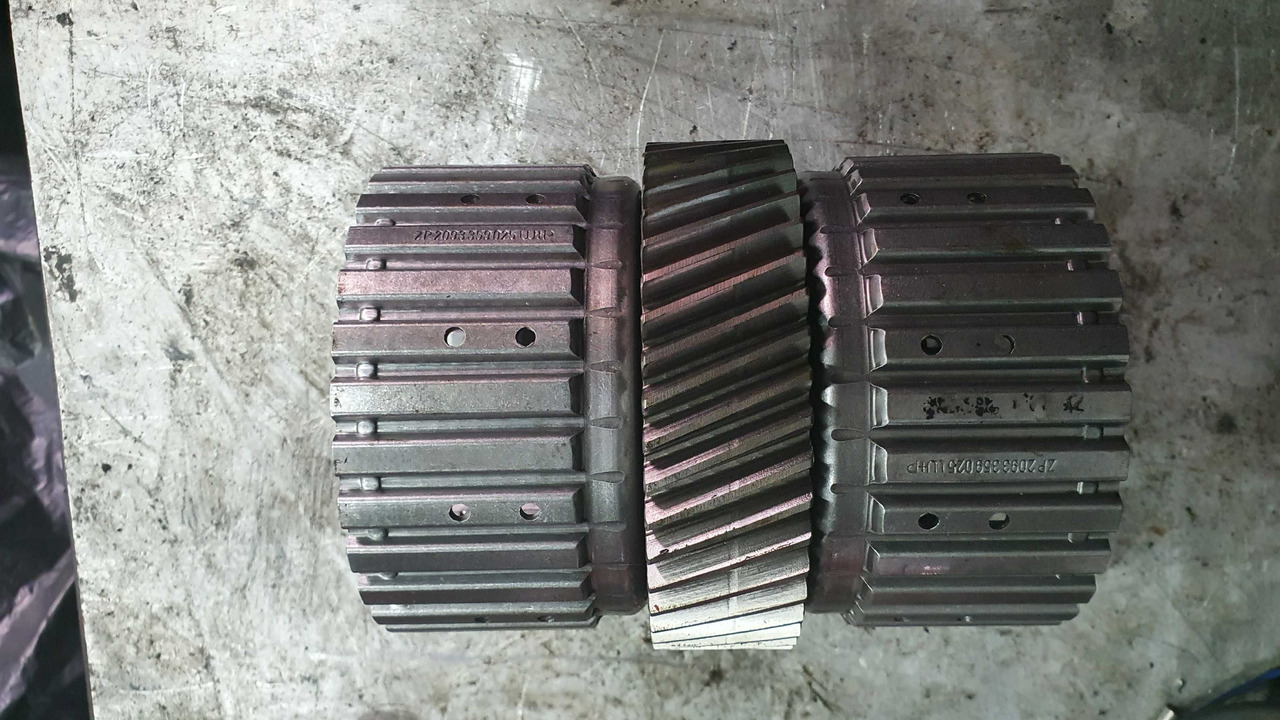 Kosz sprzęgła Deutz Fahr Same Lamborghini 0441_7244 2093.268.019 - Peça de reposição de Máquina agrícola: foto 1 Kosz sprzęgła Deutz Fahr Same Lamborghini 0441_7244 2093.268.019 - Peça de reposição de Máquina agrícola: foto 1