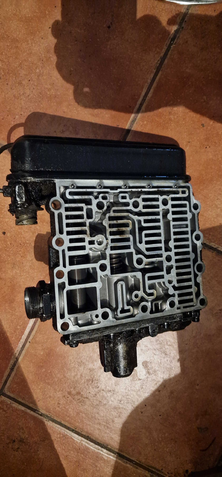 Płyta cewek rozdzielacz Deutz Fahr Same Lamborghini 0441_6824 - Peça de reposição de Máquina agrícola: foto 1 Płyta cewek rozdzielacz Deutz Fahr Same Lamborghini 0441_6824 - Peça de reposição de Máquina agrícola: foto 1