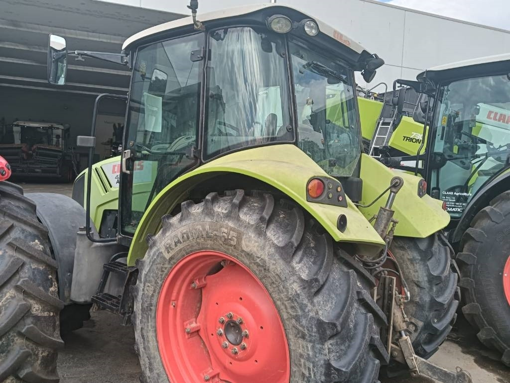 Trator Claas Arion 420: foto 9