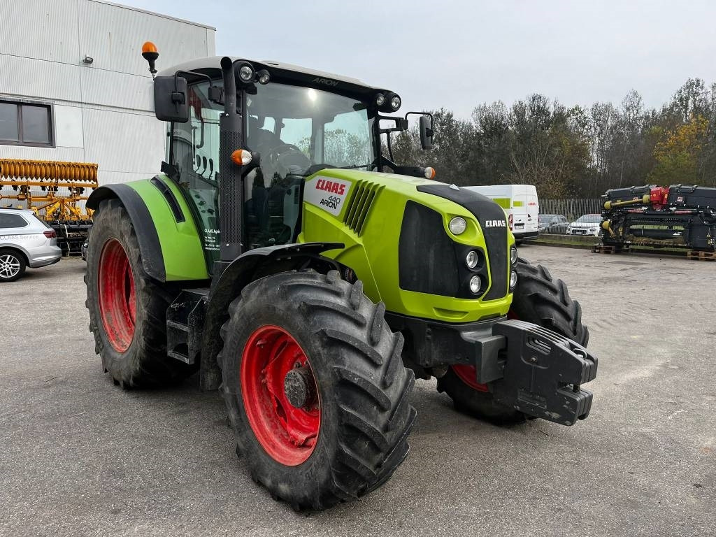 Claas Arion 440 - Trator: foto 1 Claas Arion 440 - Trator: foto 1