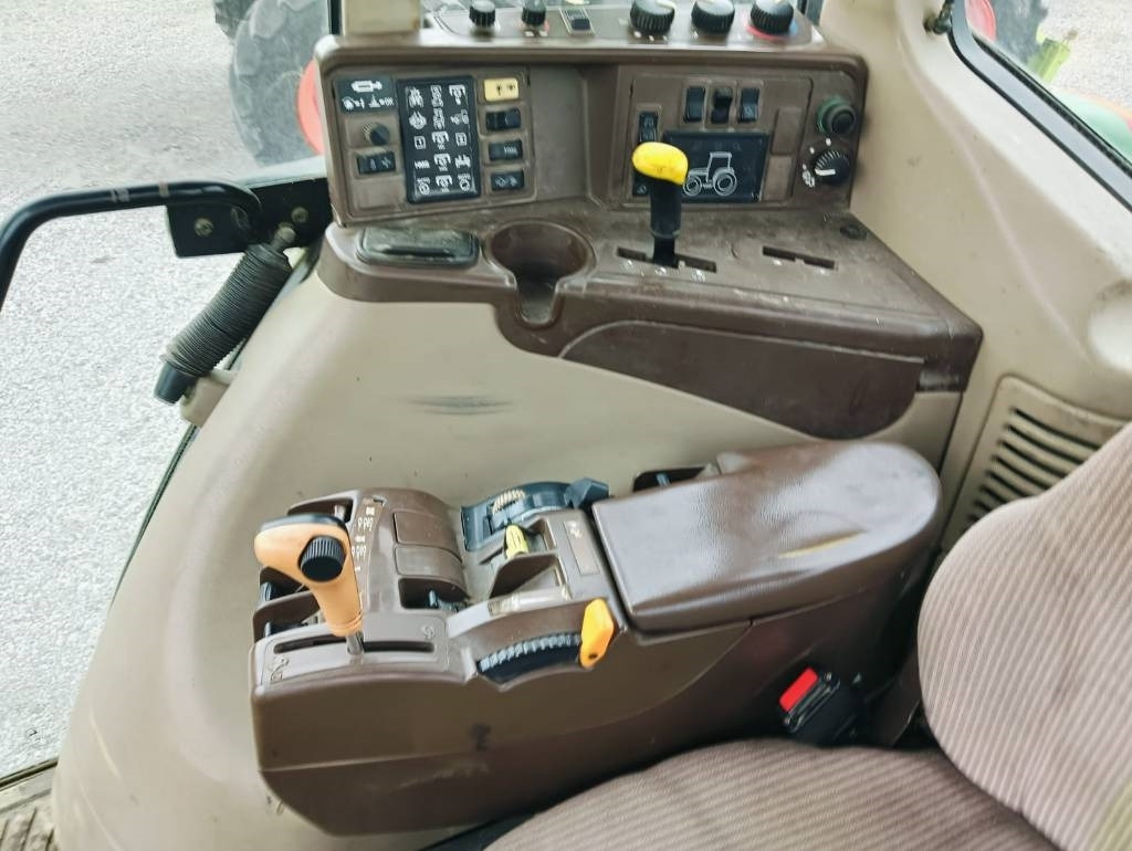 John Deere 6820 - Trator: foto 4 John Deere 6820 - Trator: foto 4