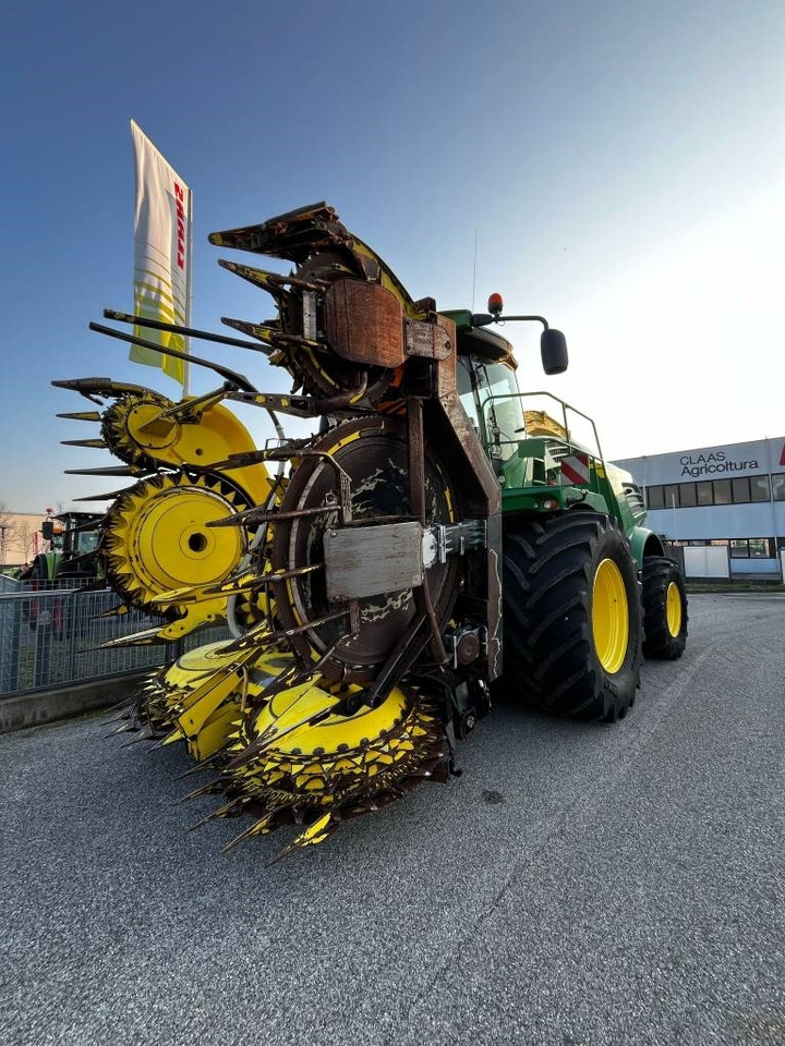 John Deere 8800 - Picadora de forragem automotriz: foto 4 John Deere 8800 - Picadora de forragem automotriz: foto 4